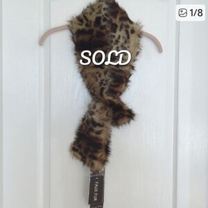 NWT Pamela McVoy Faux Fur Scarf